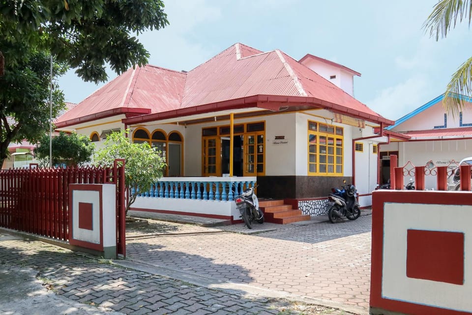 Property building, Facade/entrance