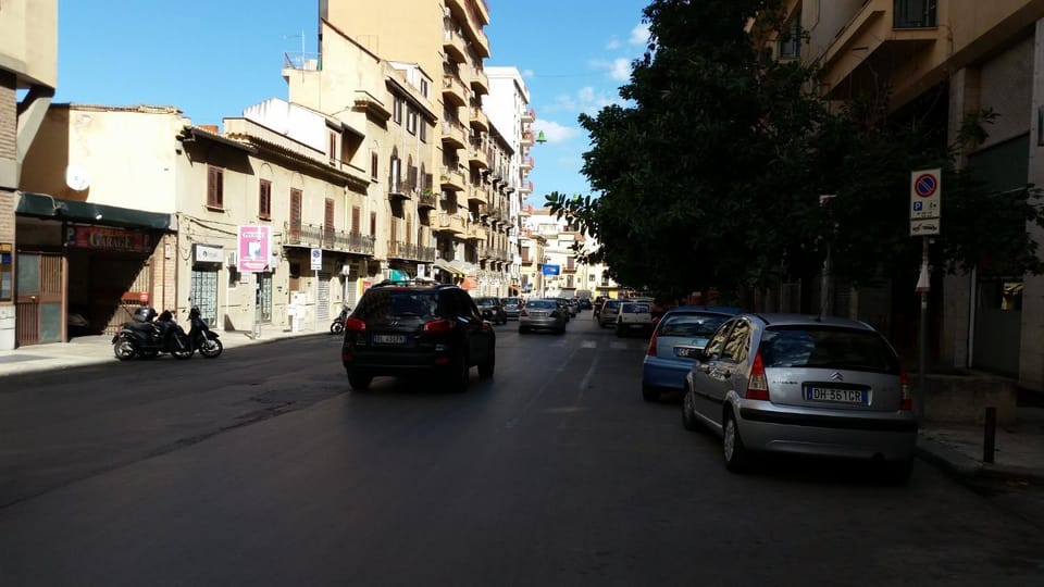 Neighbourhood, Street view