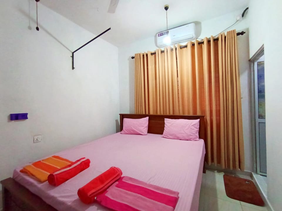 Sea Side Bay House Bed and Breakfast in Southern Province