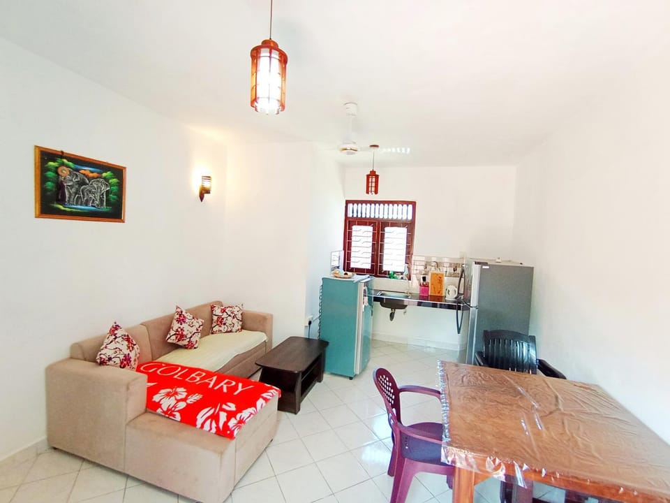 Sea Side Bay House Bed and Breakfast in Southern Province