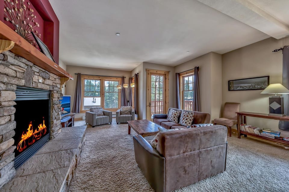 R101 Timber Ridge House in Kirkwood