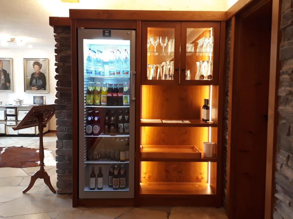 Lobby or reception, Drinks, Alcoholic drinks, Non alcoholic drinks