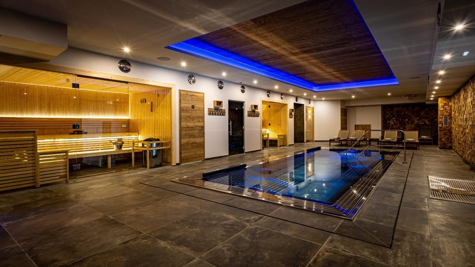 Spa and wellness centre/facilities, Swimming pool