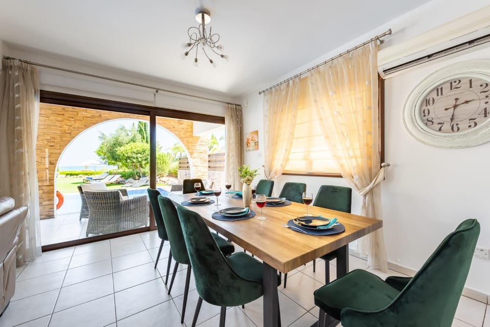 Sea Front Oceanus H3 by Ezoria Villas Villa in Sotira