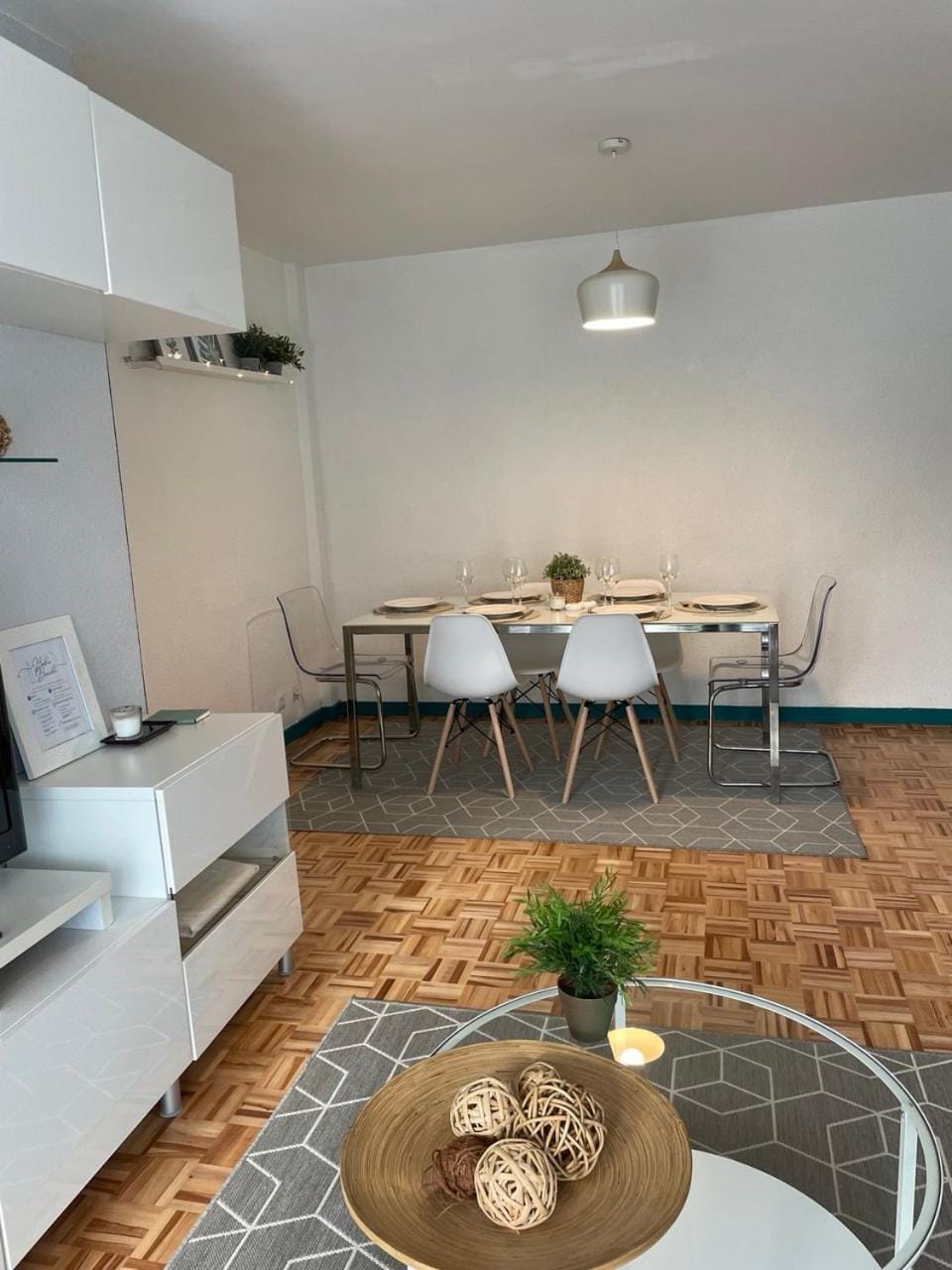Living room, Dining area