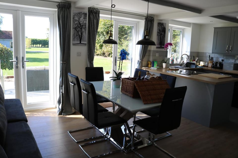 Little Fisher Farm - Farm-View Retreat House in Bognor Regis