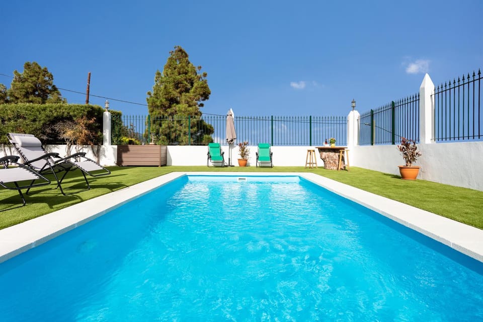 Balcony/Terrace, Swimming pool