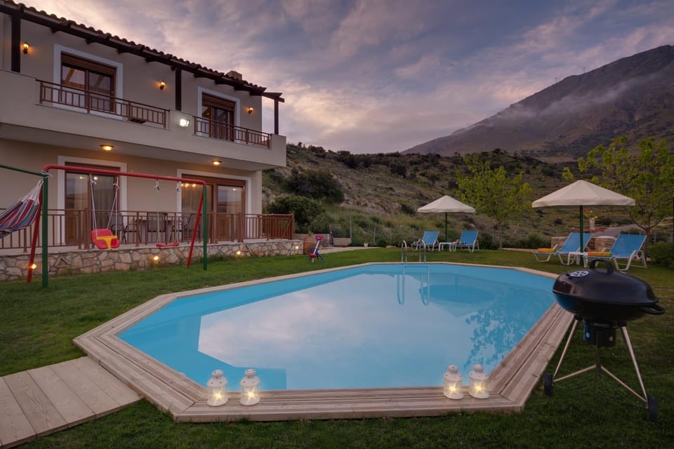 Mountain view, Pool view
