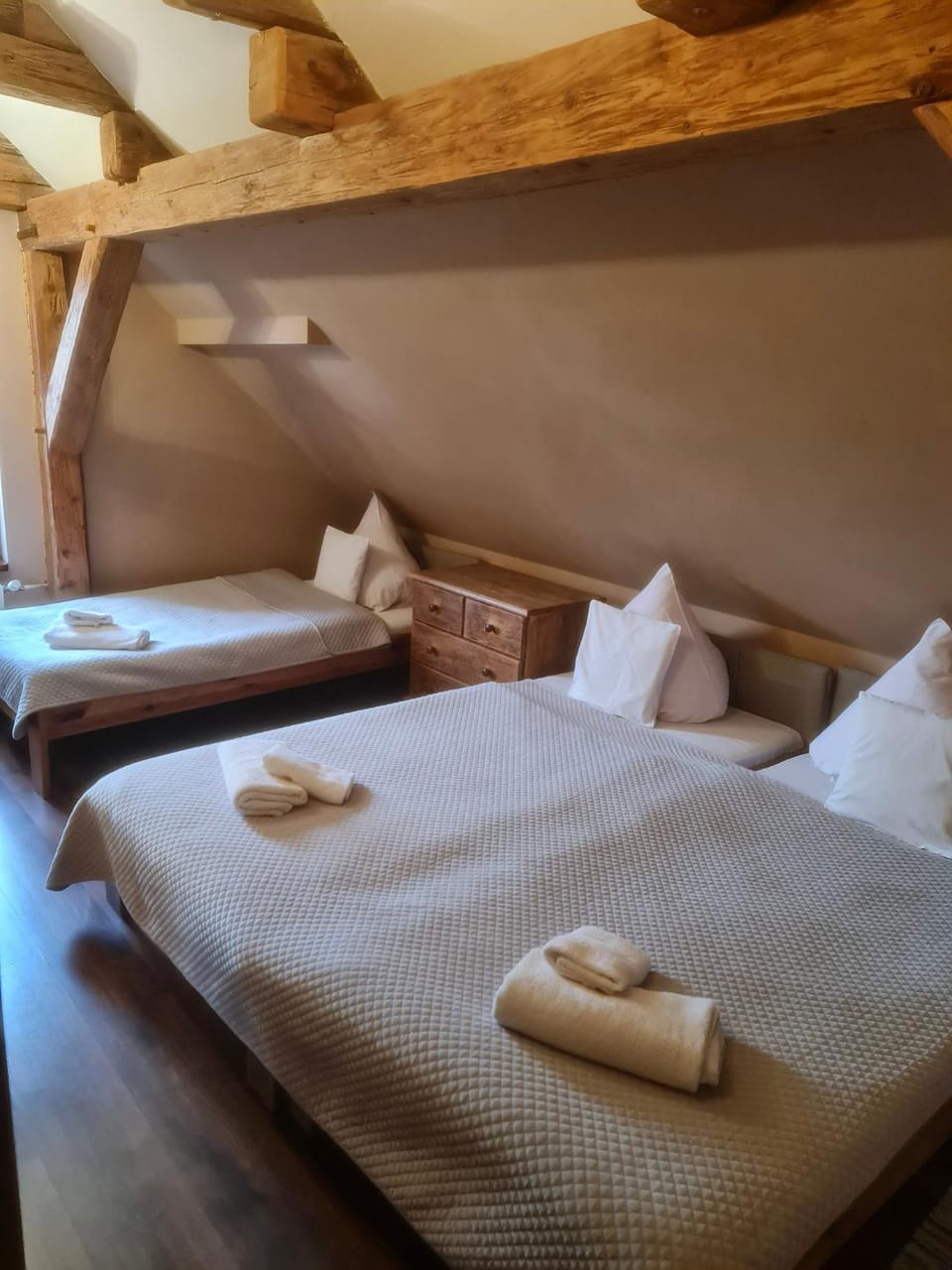 Bed, Other, Other, Other, Photo of the whole room, Seating area, Bedroom, towels