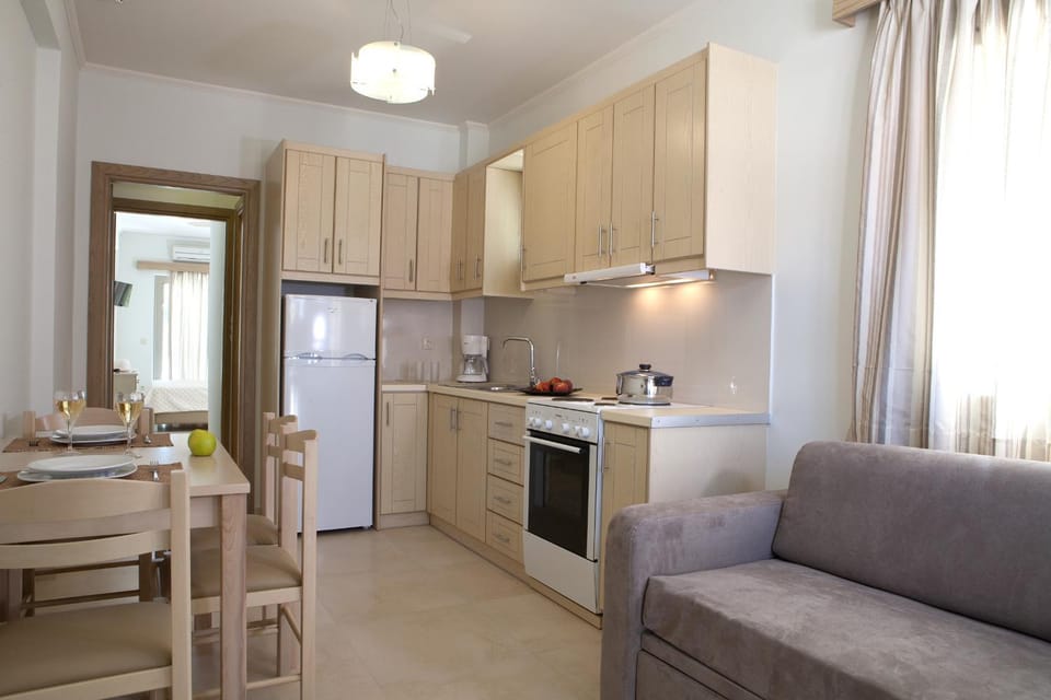 Day, Dining area