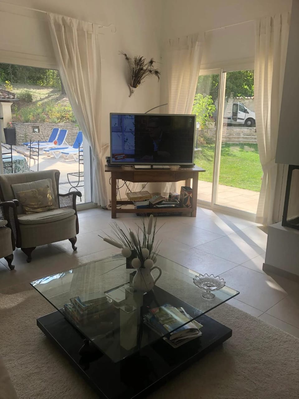 Villa élégante à Céreste avec piscine privée et jacuzzi Villa in Provence-Alpes-Côte d'Azur