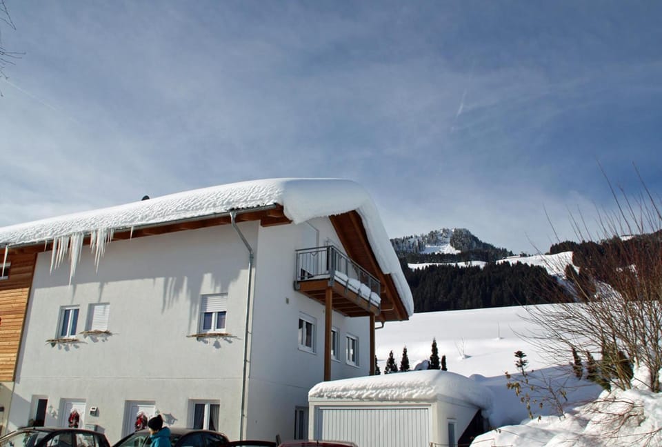 Facade/entrance, Winter