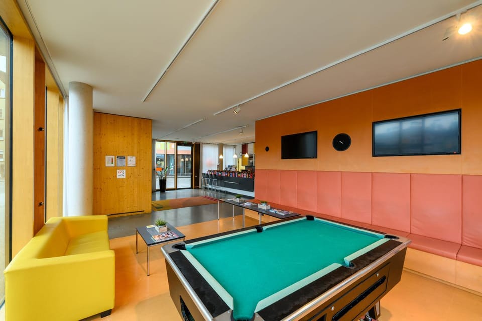Billiard, Lobby or reception