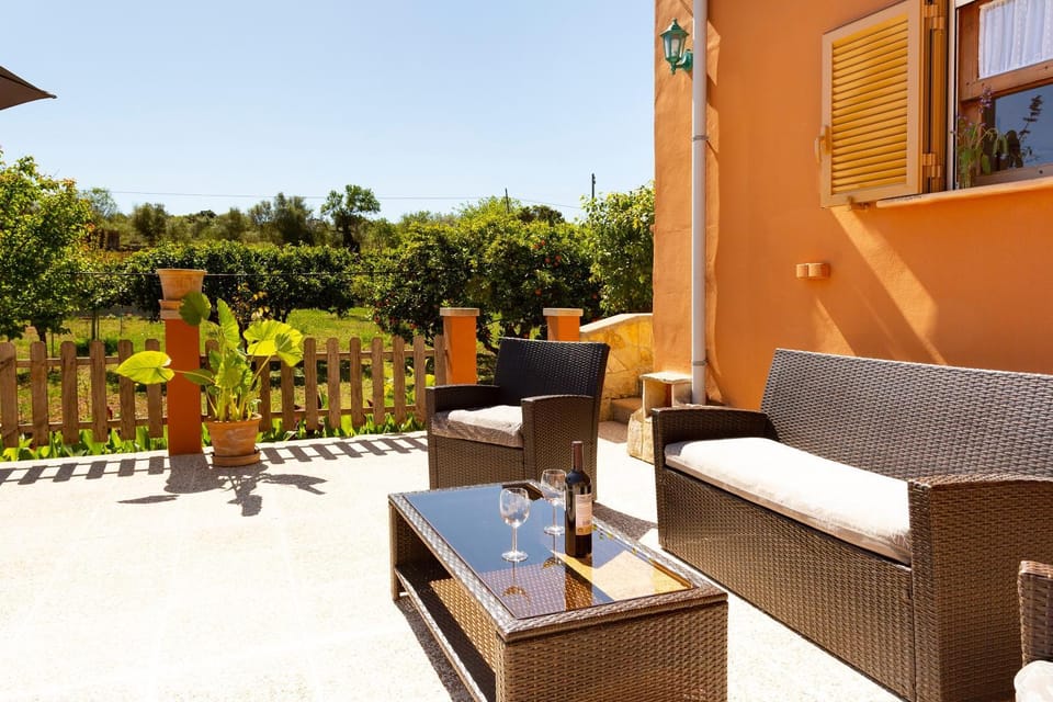 Property building, Balcony/Terrace, Living room