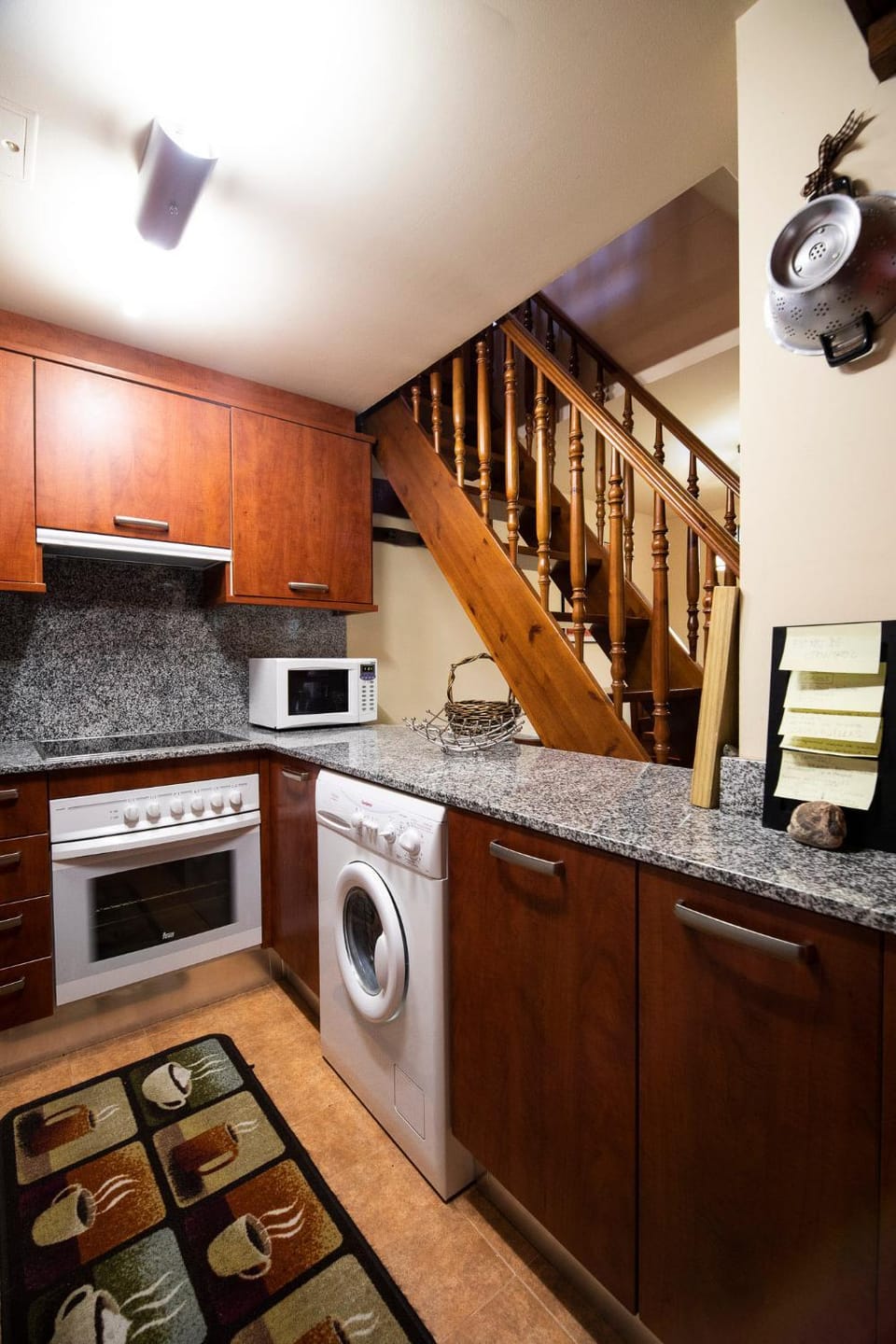 Kitchen or kitchenette, oven