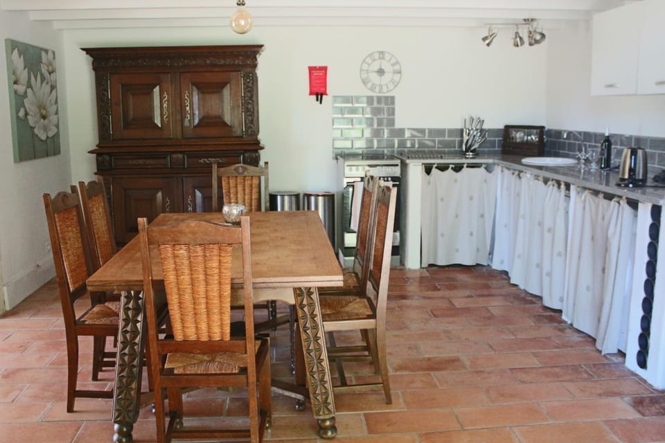 Food and drinks, Dining area