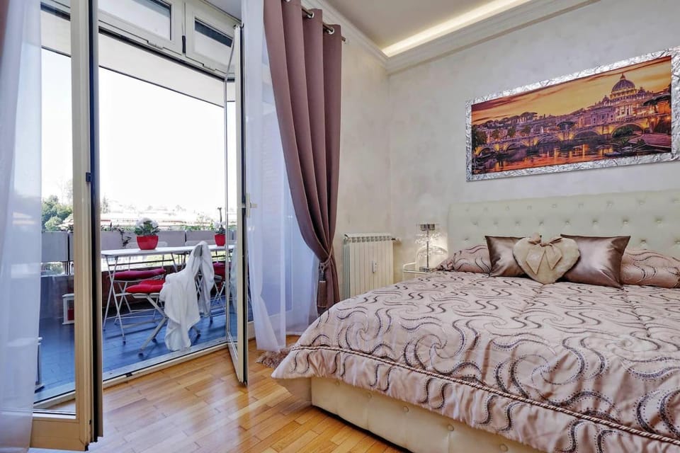 Bed, Balcony/Terrace, Bedroom