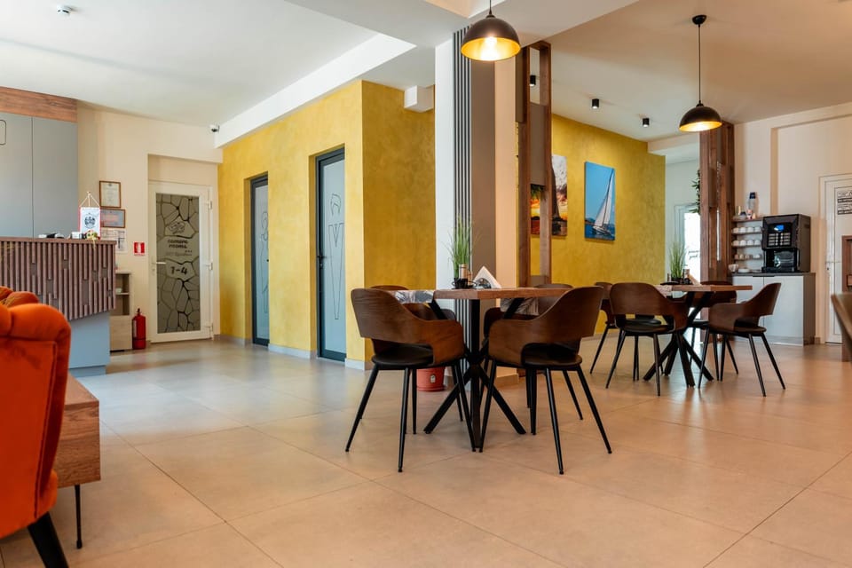 Lobby or reception, Dining area