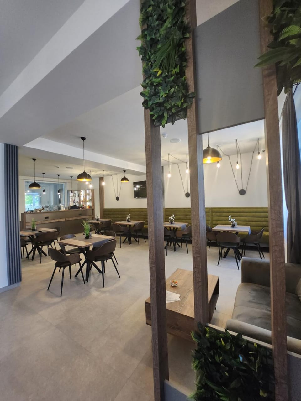 Restaurant/places to eat