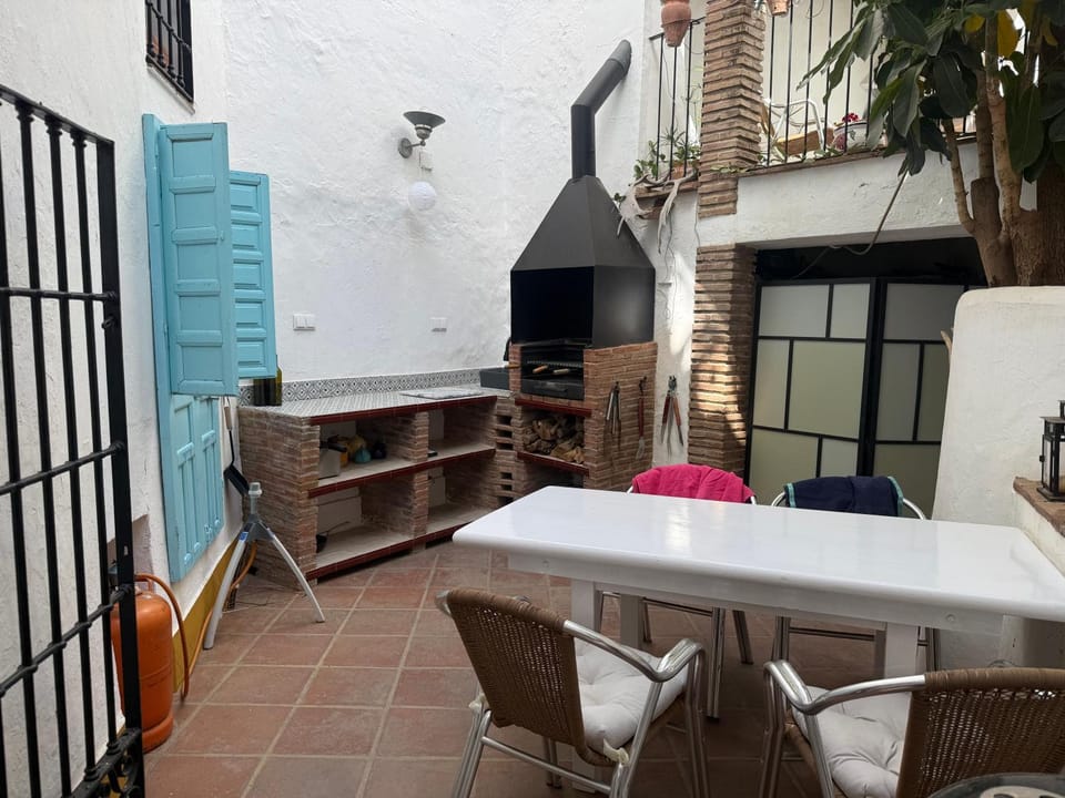 BBQ facilities, Seating area, Dining area