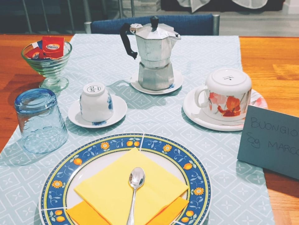 Coffee/tea facilities, Breakfast, Drinks