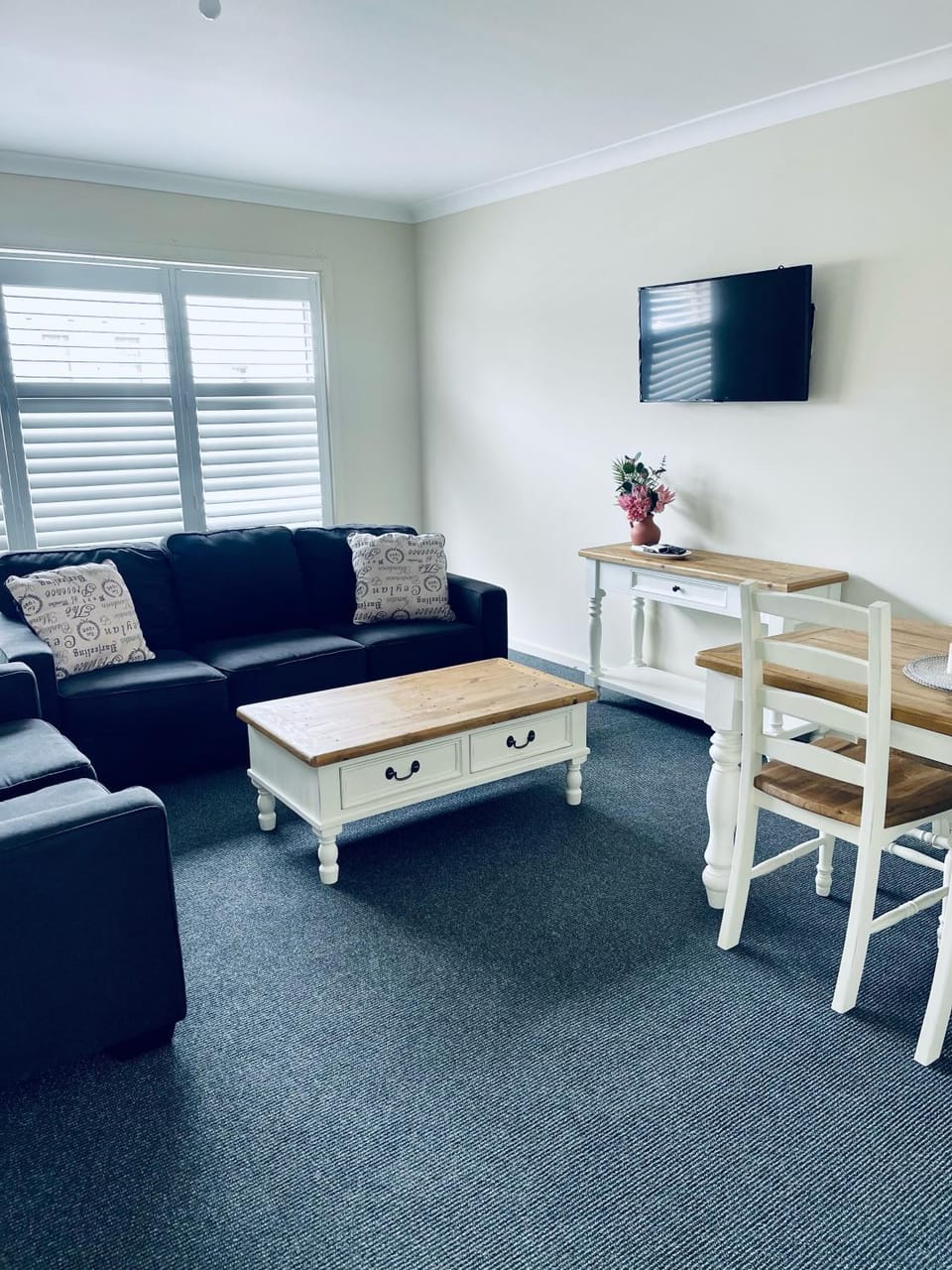 Communal lounge/ TV room, TV and multimedia, Living room, Seating area