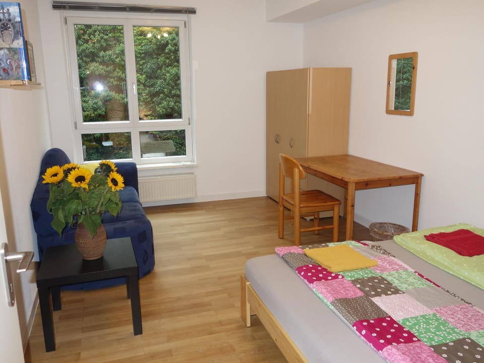 Bed, Photo of the whole room, Seating area, Bedroom, wardrobe