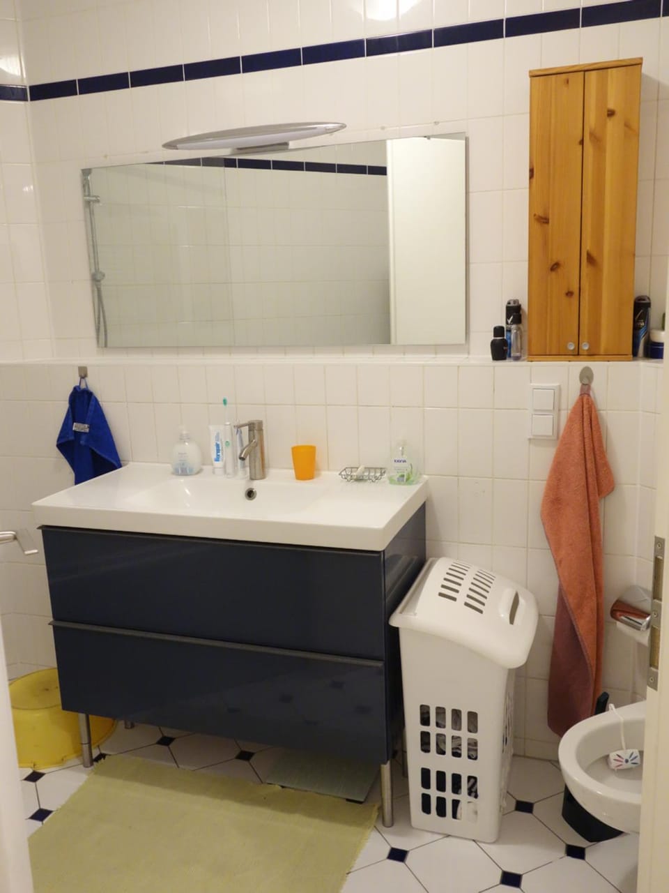 Toilet, Bathroom, towels