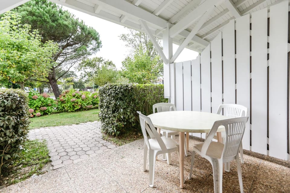 Patio, Garden view