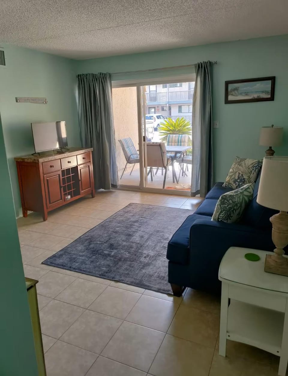 Communal lounge/ TV room, Living room, Bedroom