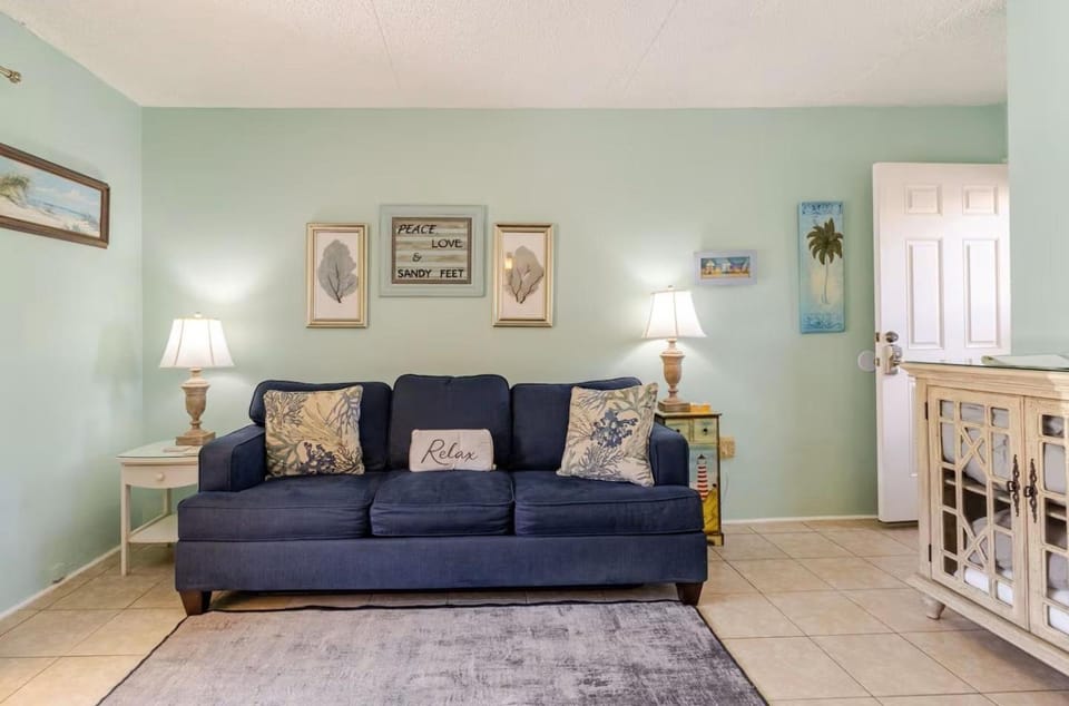 Bed, Living room