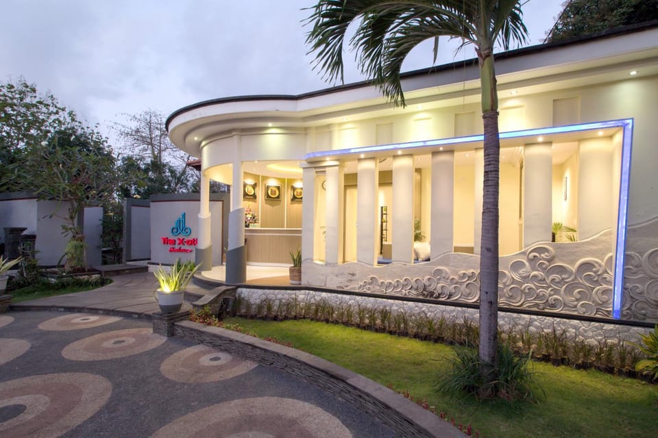 Facade/entrance
