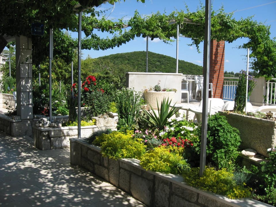 Facade/entrance, Garden