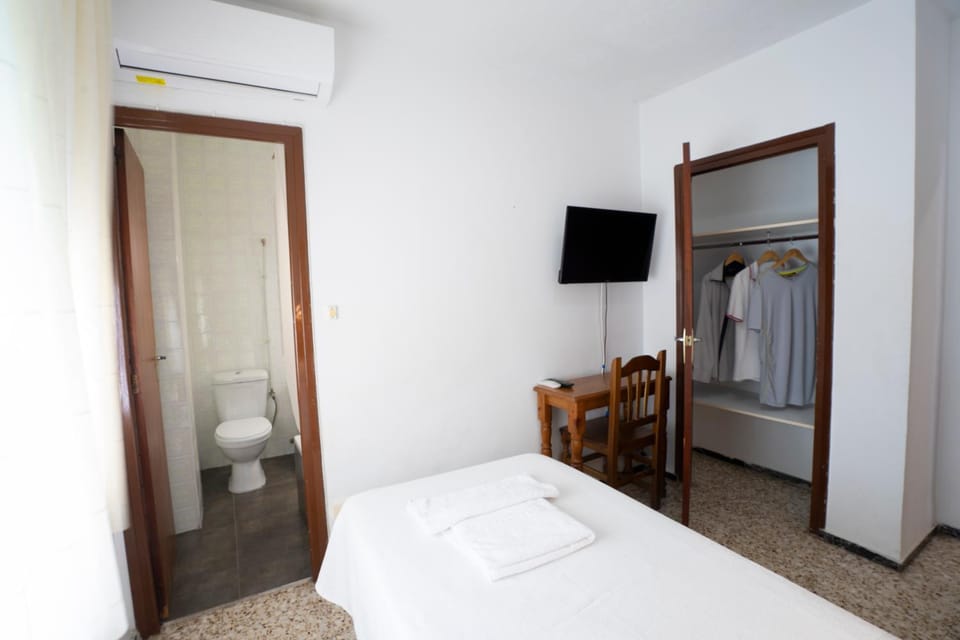 Toilet, Photo of the whole room