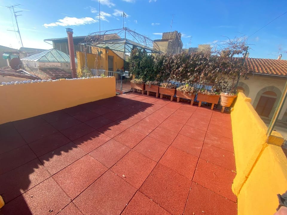 Green terrace on the roofs Apartment in Florence