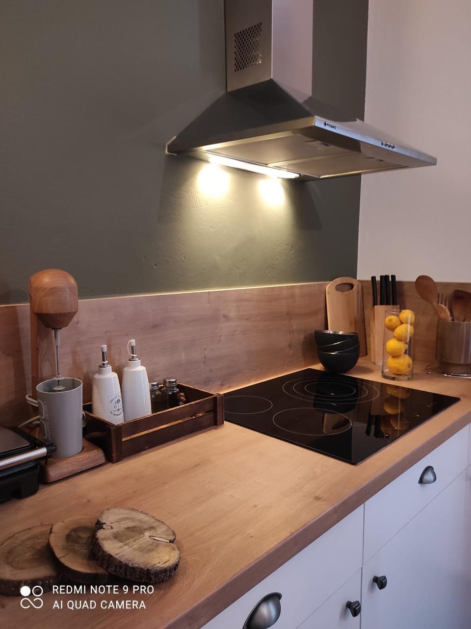 Kitchen or kitchenette, Communal kitchen