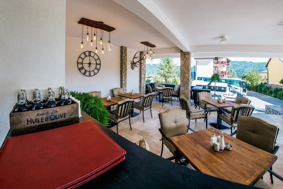 Restaurant/places to eat, Food and drinks, Decorative detail