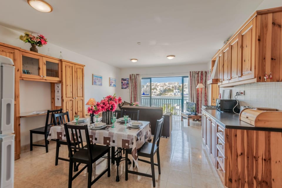 Kitchen or kitchenette, Living room, Dining area
