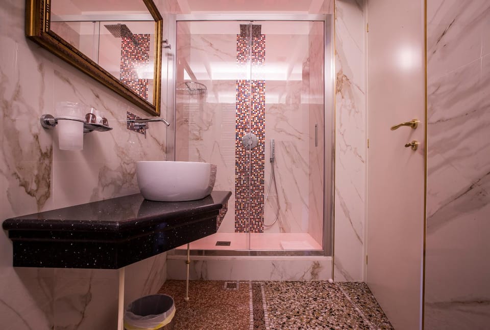 Shower, Toilet, Bathroom