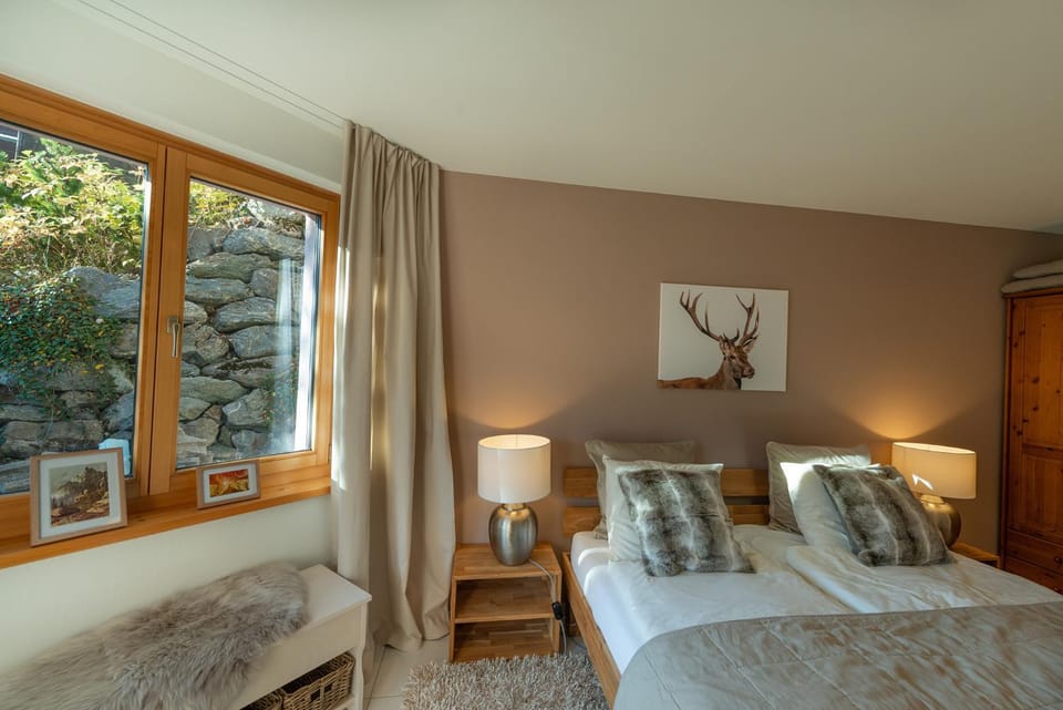 Bed, Photo of the whole room, Bedroom, Garden view