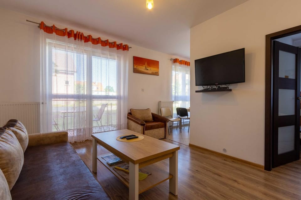 Communal lounge/ TV room, TV and multimedia, Evening entertainment