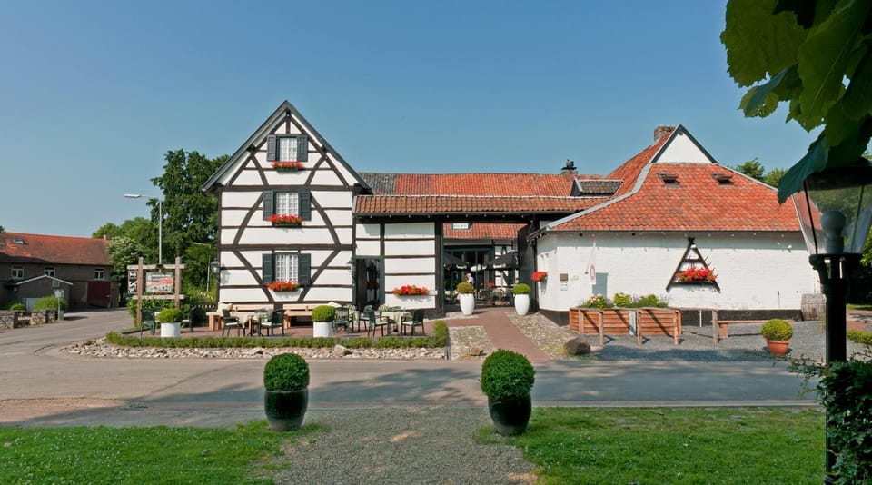 Property building, Location