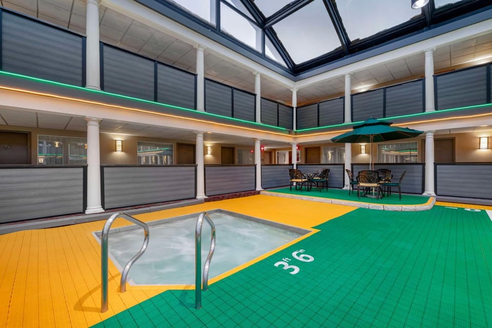 Pool view, Swimming pool, Swimming pool