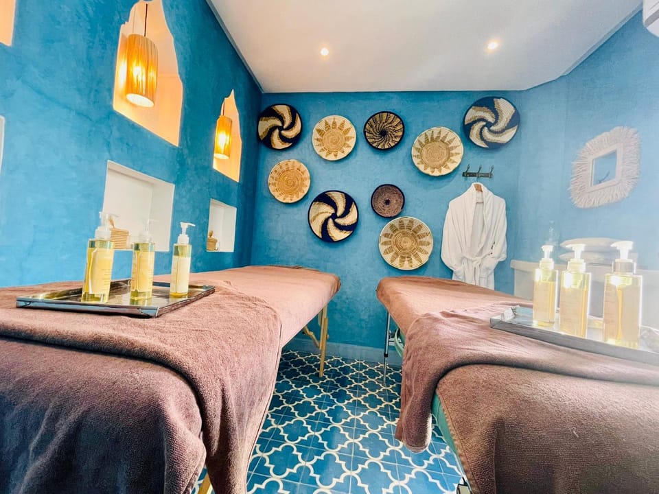 Massage, Spa and wellness centre/facilities