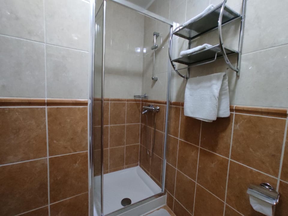 Bathroom, towels