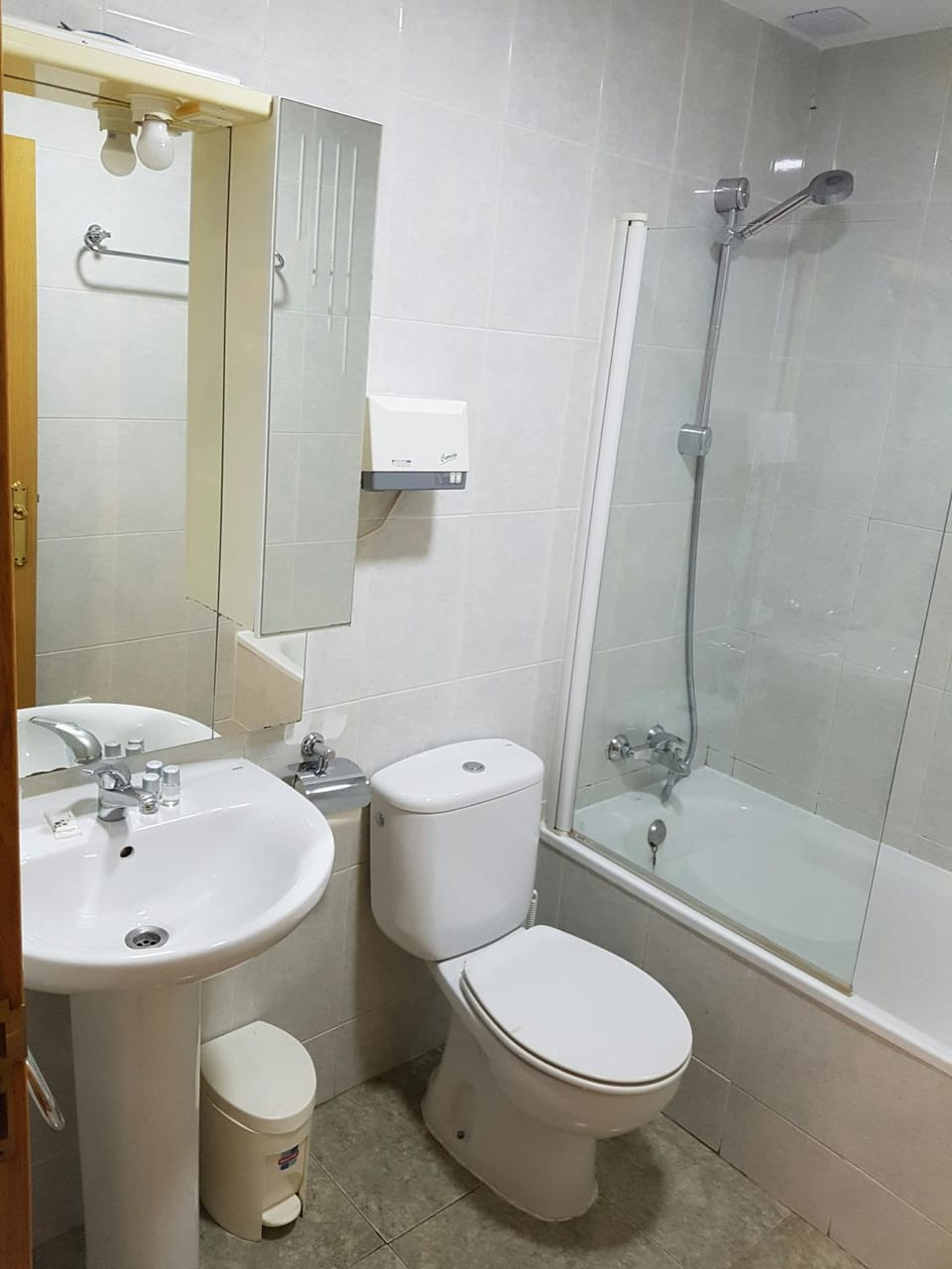 HOSTAL ITXASO-ENEA Bed and Breakfast in Navarre