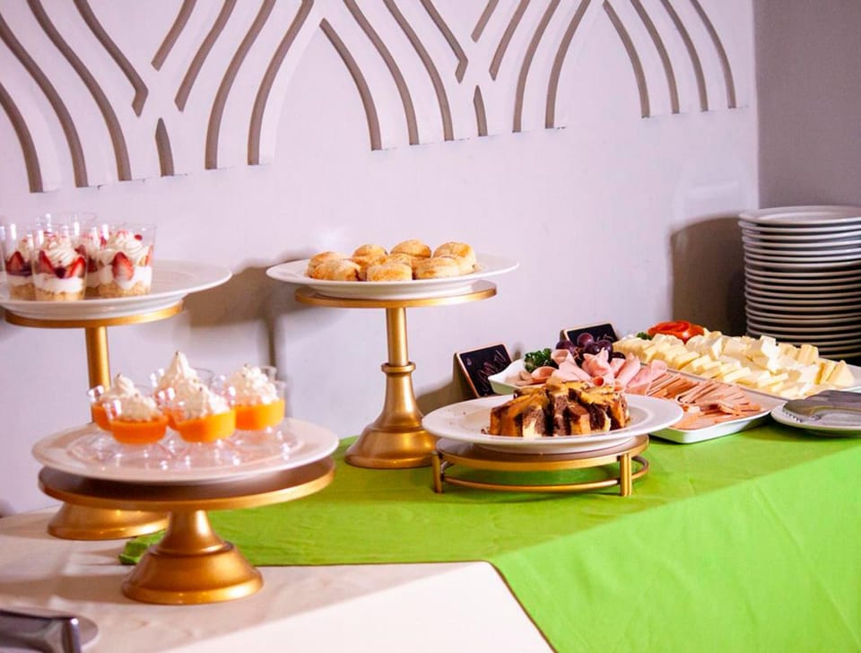 Breakfast, Buffet breakfast