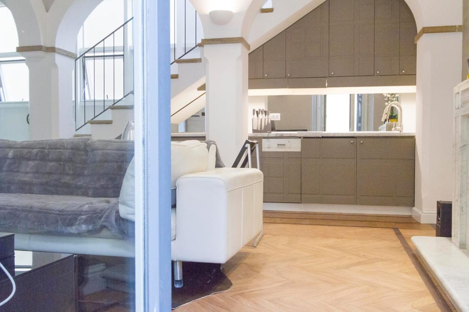 Kitchen or kitchenette, Living room