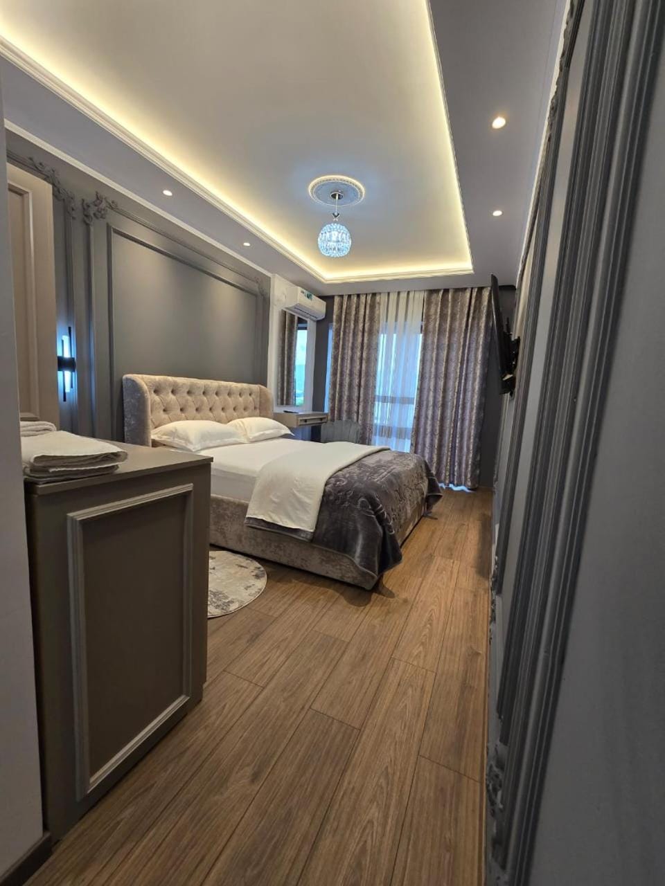 TV and multimedia, Photo of the whole room, Bedroom, wardrobe