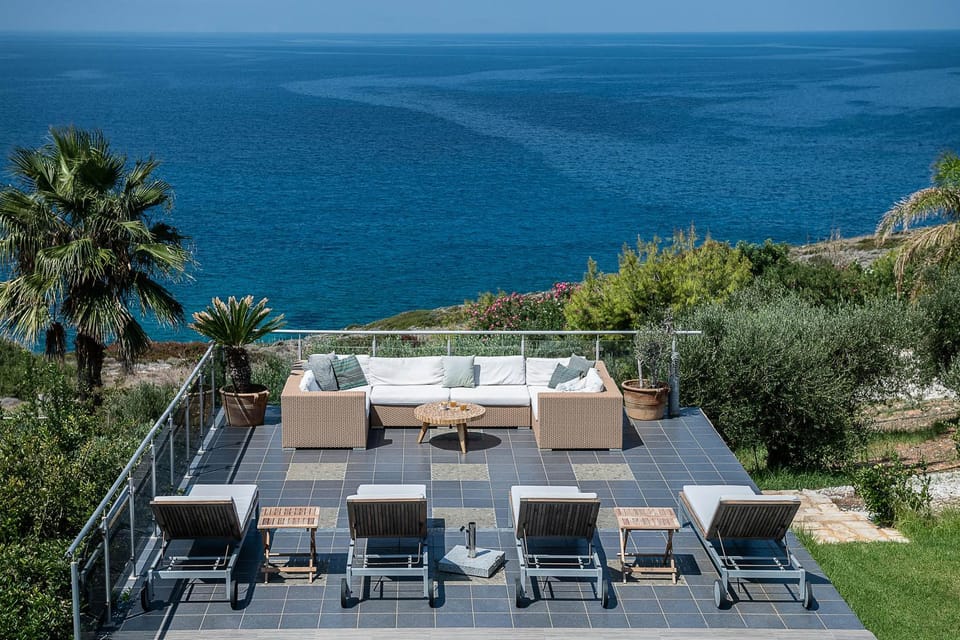 View (from property/room), Dining area, Pool view, Sea view